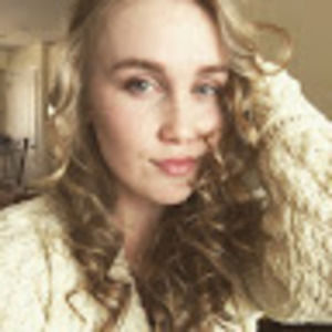 Meet your Posher, Caitlyn